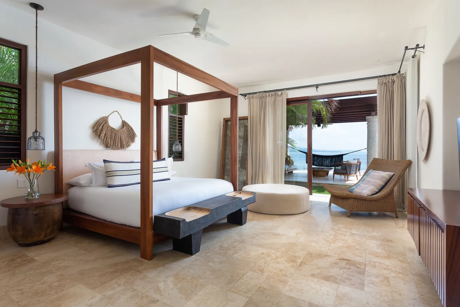 Casa La Vida, Master Suite 2: four-poster king bed